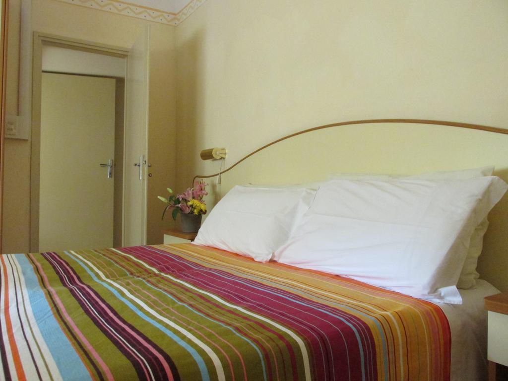 Hotel Helvetia ミラノ・マリッティマ 部屋 写真