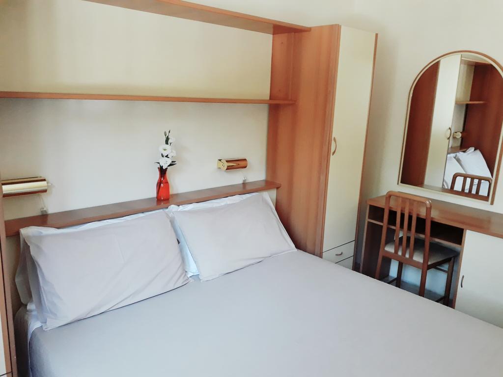 Hotel Helvetia ミラノ・マリッティマ エクステリア 写真