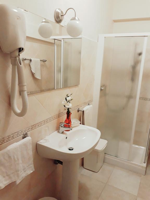 Hotel Helvetia ミラノ・マリッティマ エクステリア 写真